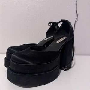 Elegant Black Platform Steve Madden